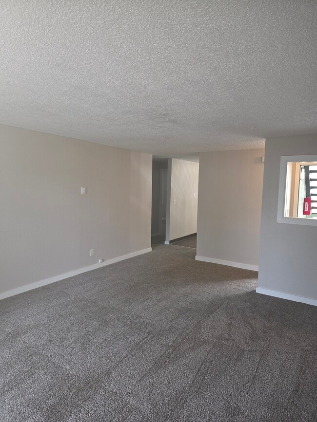 Building Photo - West End Apartments