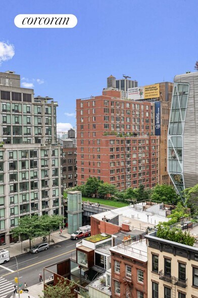 Building Photo - 470 W 24th St
