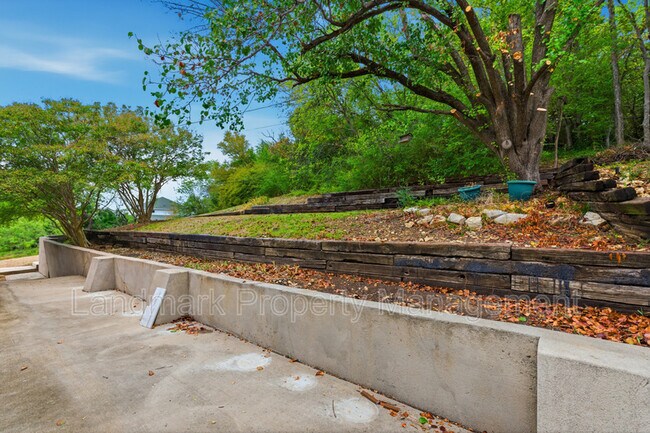 Building Photo - 317 Chandler Lake Ct