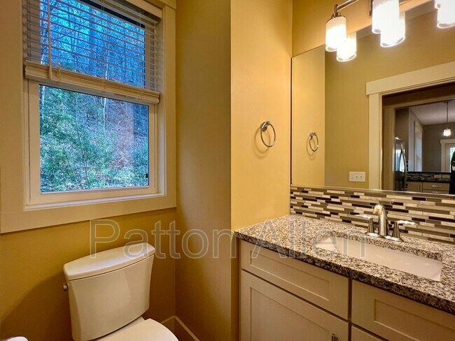 Building Photo - 12 Beaverdam Knoll Rd