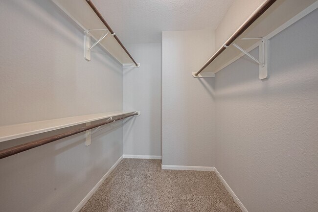 Building Photo - 9714 Angleside Ln