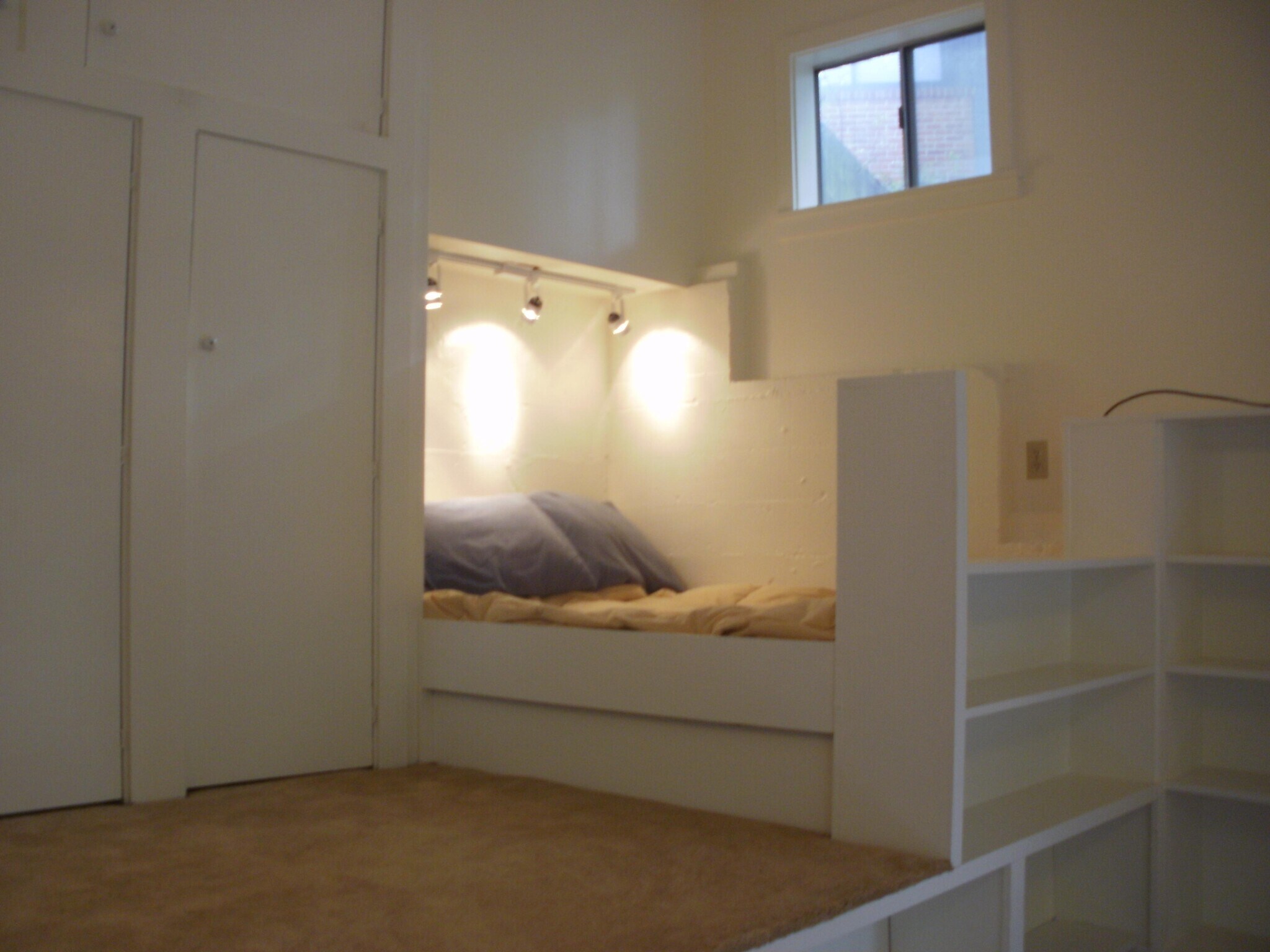 Building Photo - 58 Roble Rd