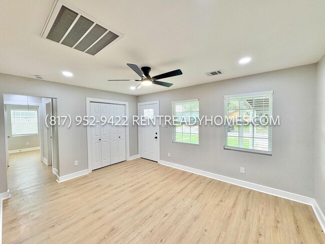 Building Photo - 6334 Feldspar St