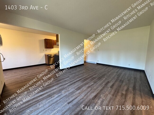 Building Photo - 1403 3rd Ave
