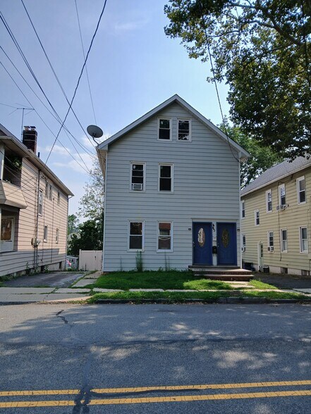 Building Photo - 443 Centre St
