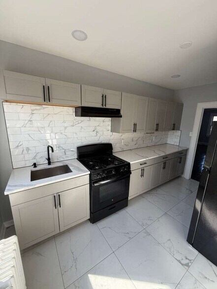 Building Photo - 216 Orange Ave