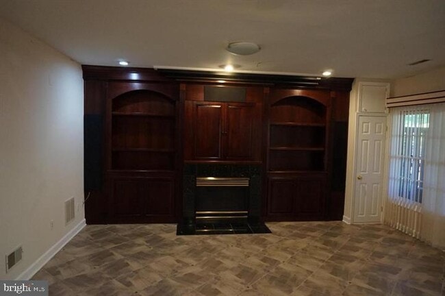 Building Photo - 8036 Kidwell Town Ct