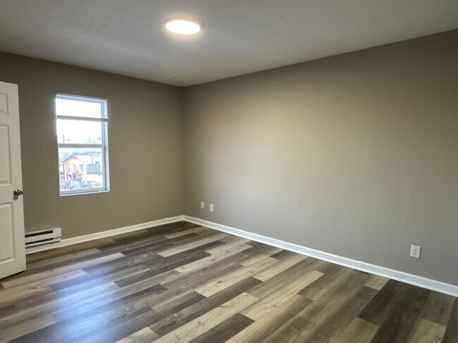 Building Photo - 1338 Barth Ave