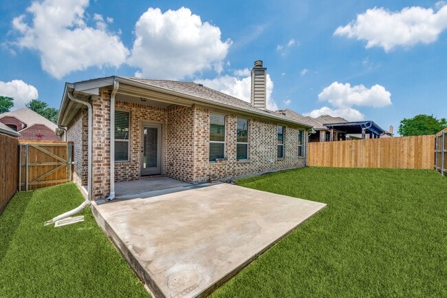 Building Photo - Beautiful 3 Bedroom with Bonus Media Room