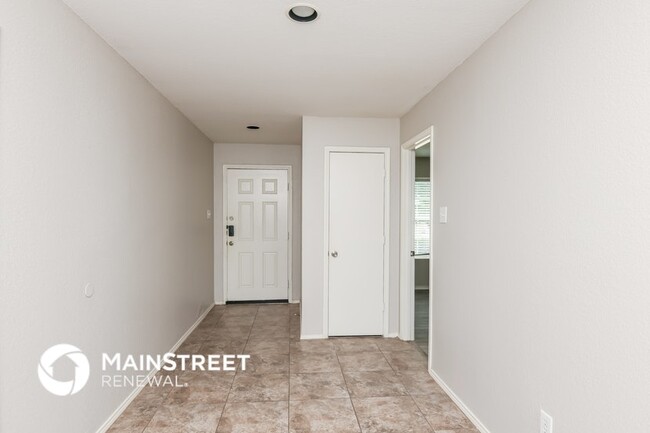 Building Photo - 1601 Queens Brook Ln