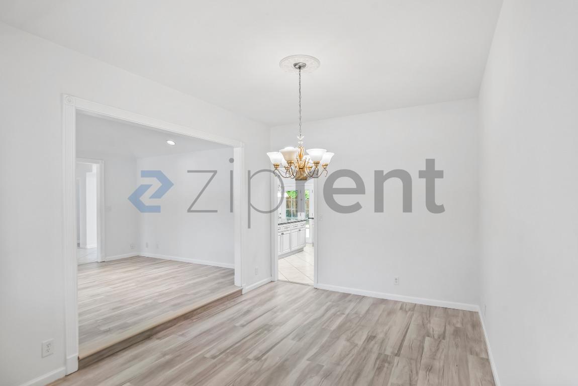 Building Photo - 1400 Arkell Rd