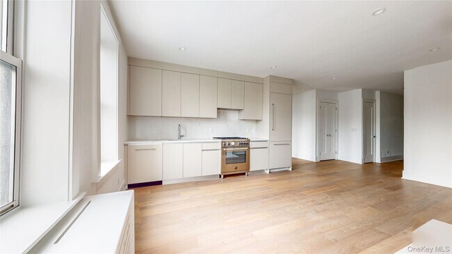 Building Photo - 148-09 Northern Blvd