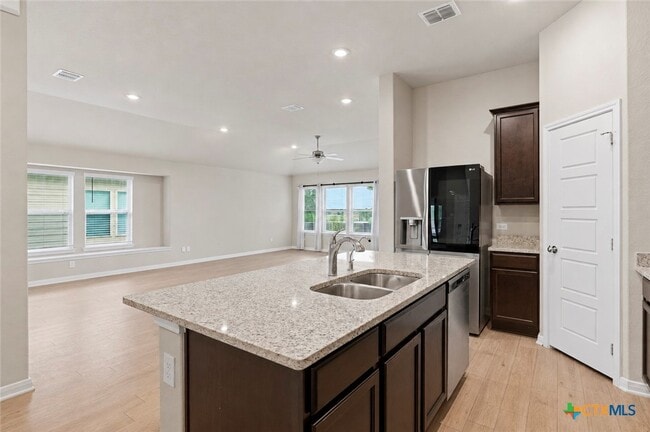 Building Photo - 2905 Greenbriar Rd