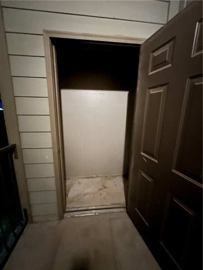 Building Photo - 3014 SE J St