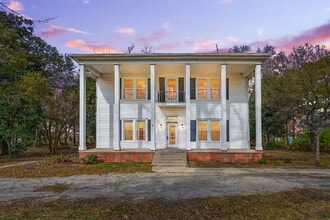 Building Photo - 409 Meadow Rd