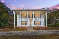 Building Photo - 409 Meadow Rd