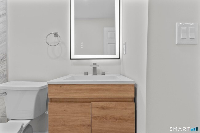 Building Photo - 54 Plaza Ave