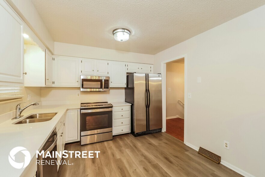 Building Photo - 513 NE Grant Dr