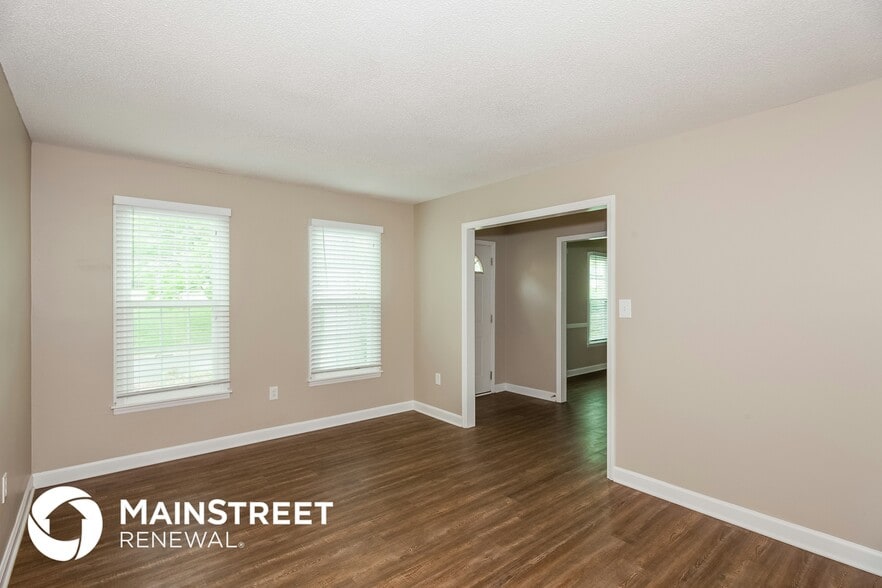 Building Photo - 5100 Chestnut Lake Dr