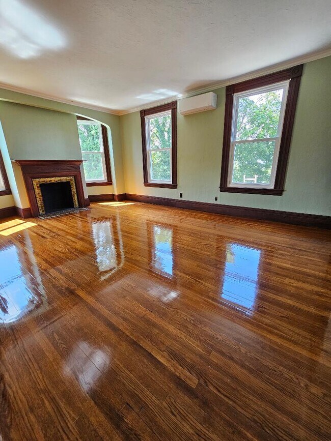 Building Photo - 764 Rock St