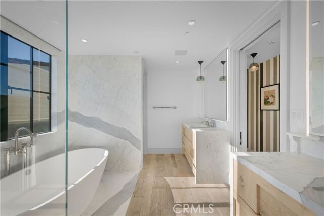 Building Photo - 2903 Manhattan Ave