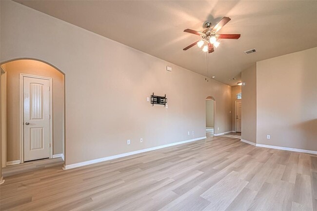 Building Photo - 18302 Red Oak Manor Ln