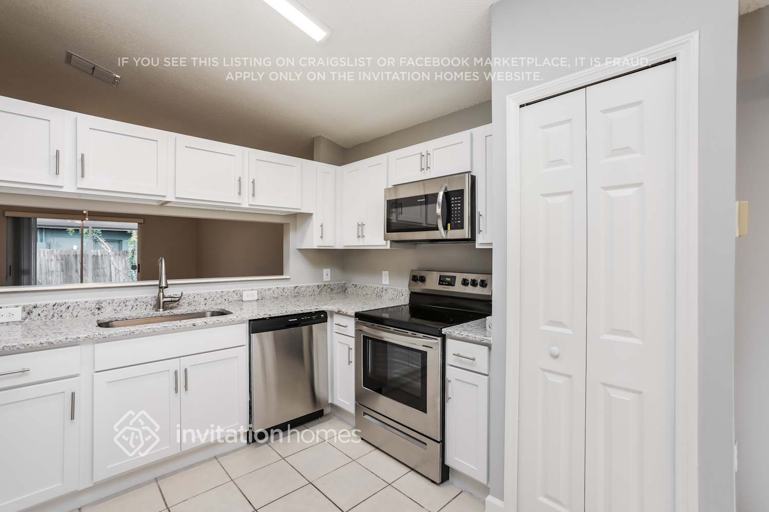 Building Photo - 809 Delfino Pl