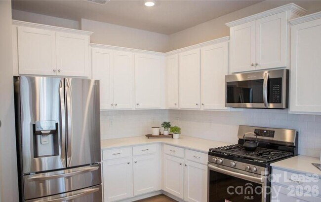 Building Photo - 13020 Lannister Dr