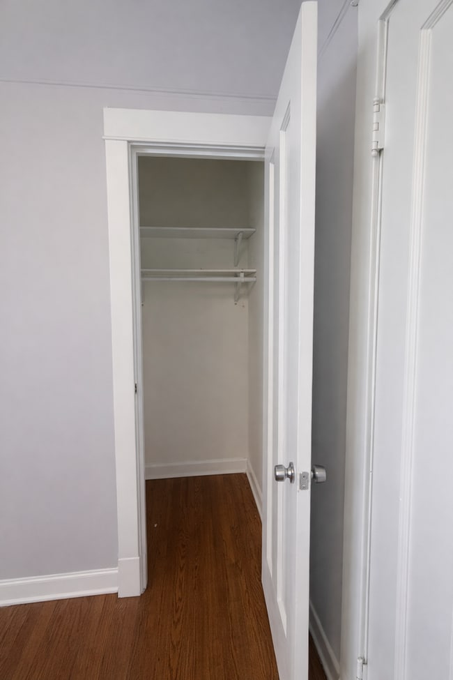 Building Photo - Renovated 2BD / 1BA with Modern Finishes - Albany Park