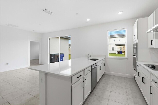 Building Photo - 4848 Shady Pnes Dr