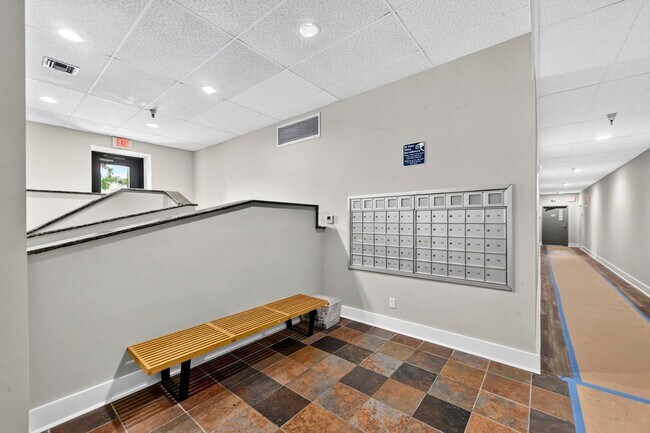 Building Photo - 5630 Pershing Ave