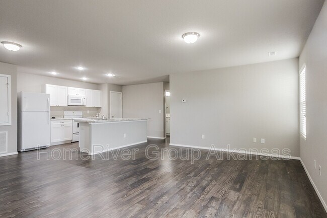 Building Photo - 219 E Anabranch Ct