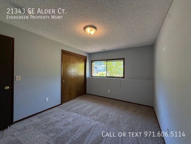 Building Photo - 21343 SE Alder Ct
