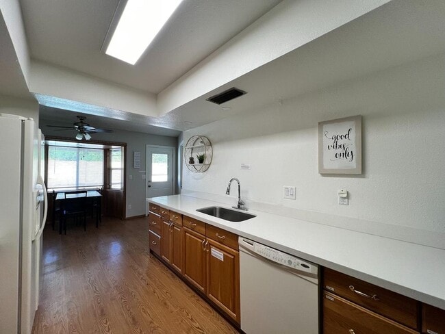 Building Photo - 5124 W Harmont Dr