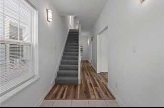 Building Photo - 310 W 26th St