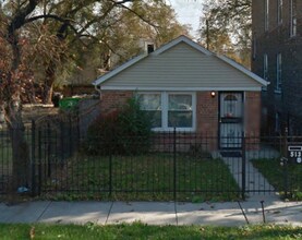 Building Photo - 513 N Avers Ave