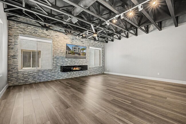 Building Photo - Modern Loft-Style Home Minutes from the Strip