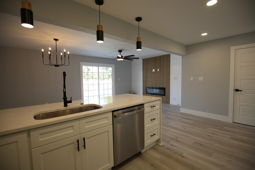 Building Photo - 2970 Old Bryan Dr