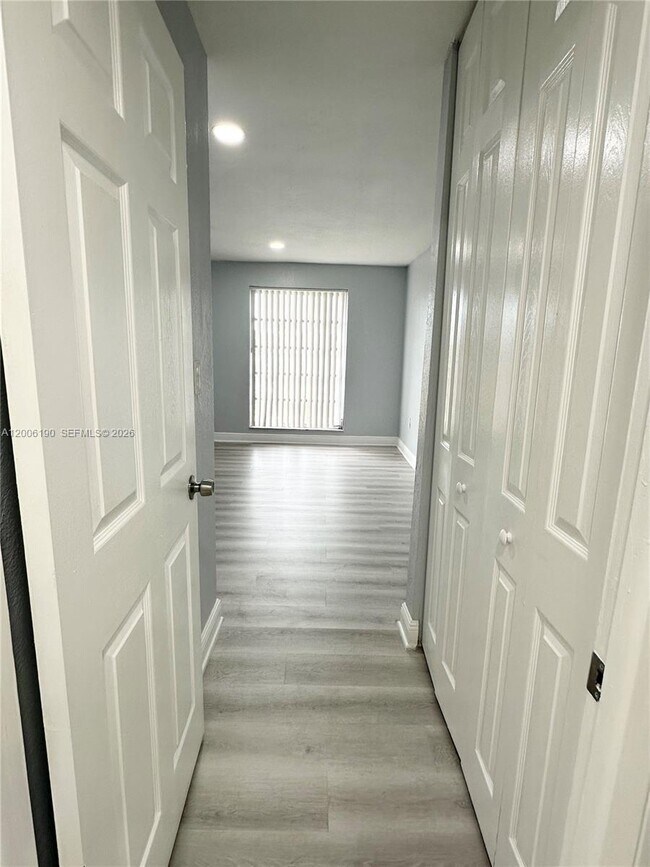 Building Photo - 9405 SW 76th St