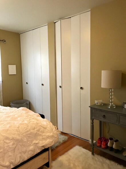 Building Photo - 2525 W 13 Mile Rd