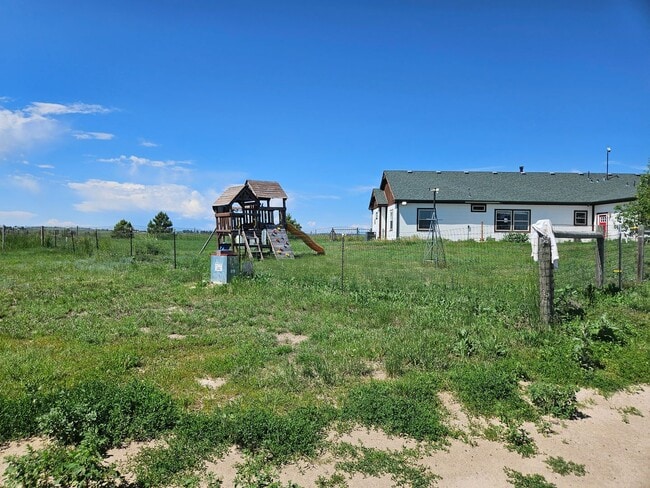 Building Photo - 5 Bed 3 Bath Ranch Home with 5 Acres.