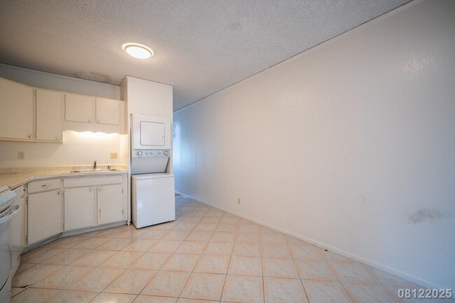 Building Photo - 2 Bed 1 Bath in Ridgeway