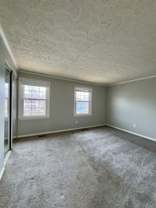 Building Photo - 5371 King Arthur Cir