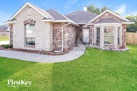 Building Photo - 4200 MacKenzie Dr