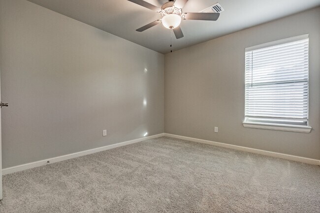 Building Photo - 6296 NW 178th Ter