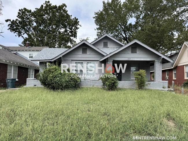 Building Photo - 919 N Willett St