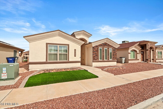 Building Photo - 1908 Thomas Lackland St