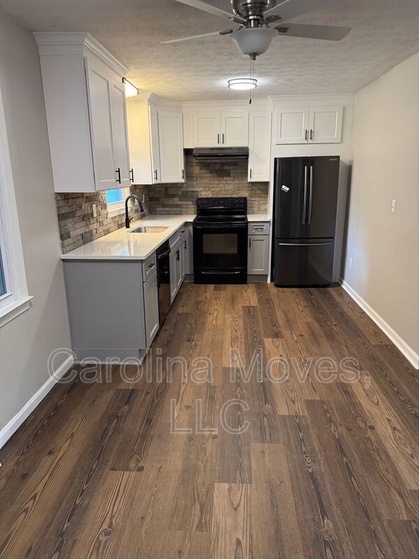Building Photo - 102 Woodhaven Ct