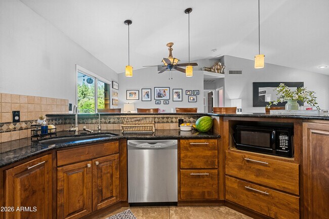 Building Photo - 6634 N 176th Ave