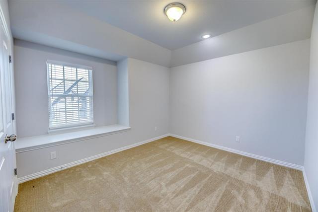 Building Photo - 1012 Rosebay Dr
